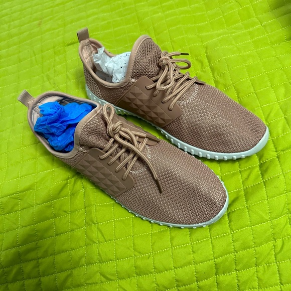 Cute basic ladies sneaker - Picture 3 of 4